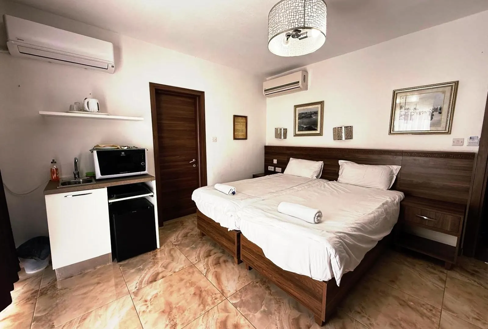 Slimiza Suites Sliema 0*,  Malta